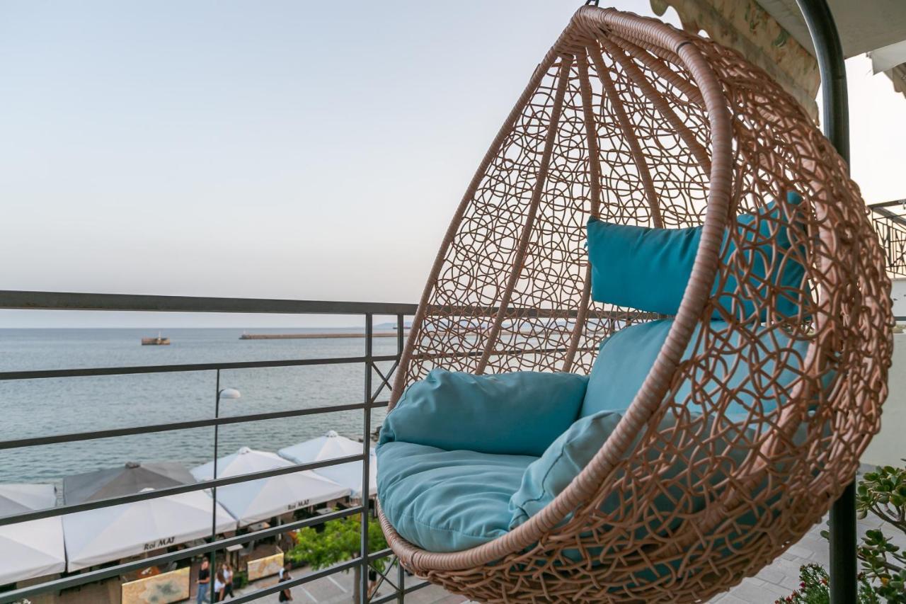Seafront Kalamata Haven - Blue Luxury Suite Exterior photo