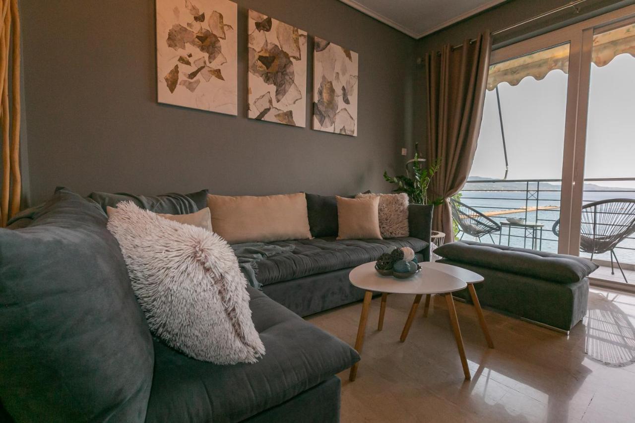 Seafront Kalamata Haven - Blue Luxury Suite Exterior photo