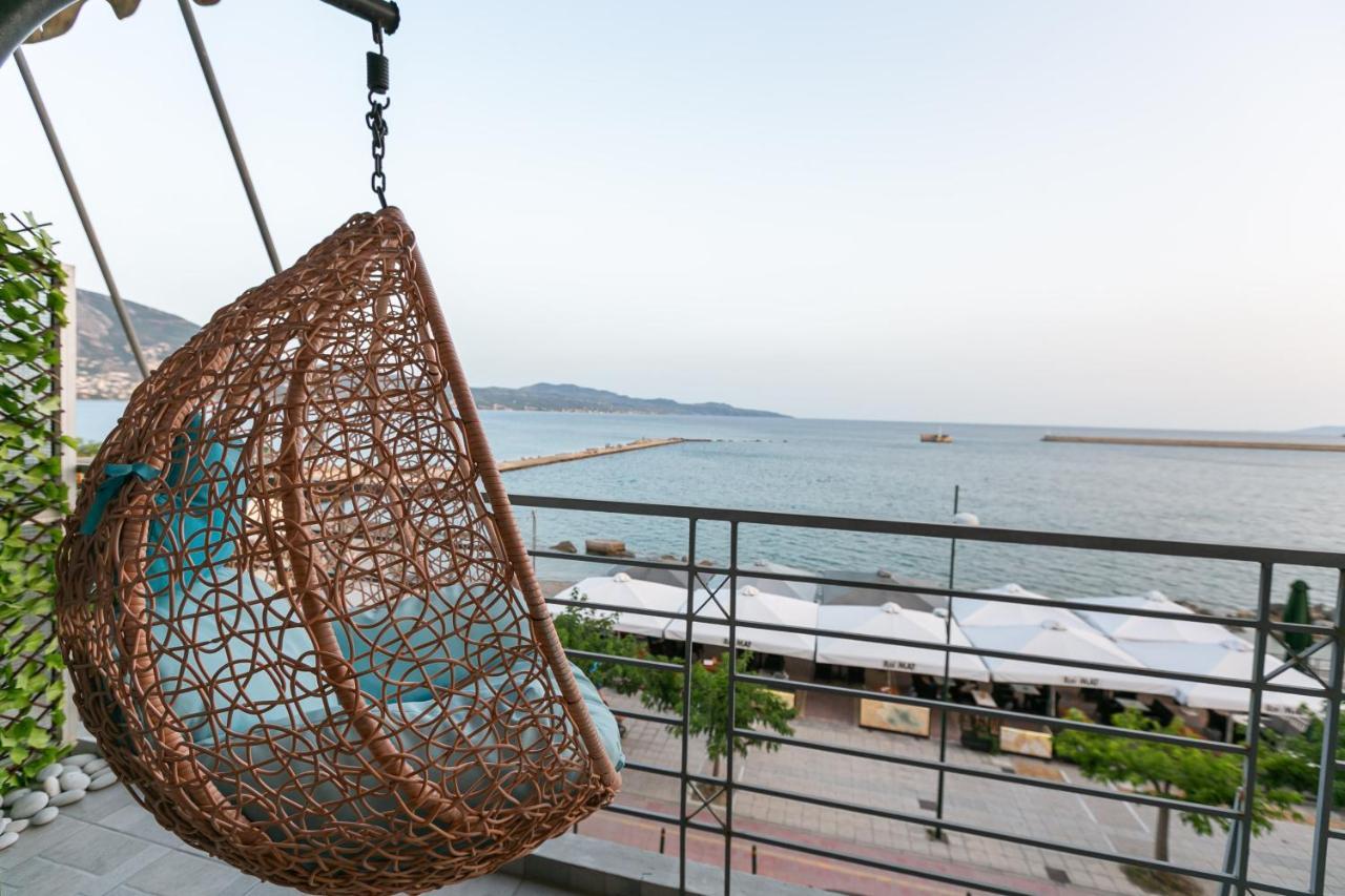 Seafront Kalamata Haven - Blue Luxury Suite Exterior photo