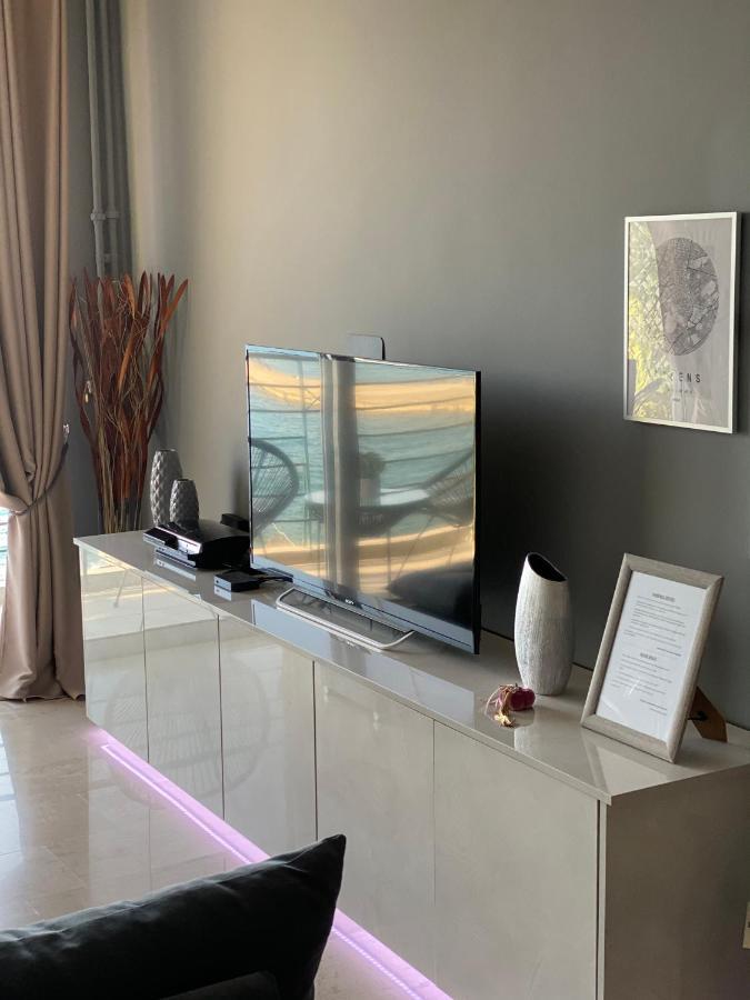 Seafront Kalamata Haven - Blue Luxury Suite Exterior photo