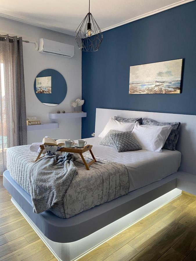 Seafront Kalamata Haven - Blue Luxury Suite Exterior photo