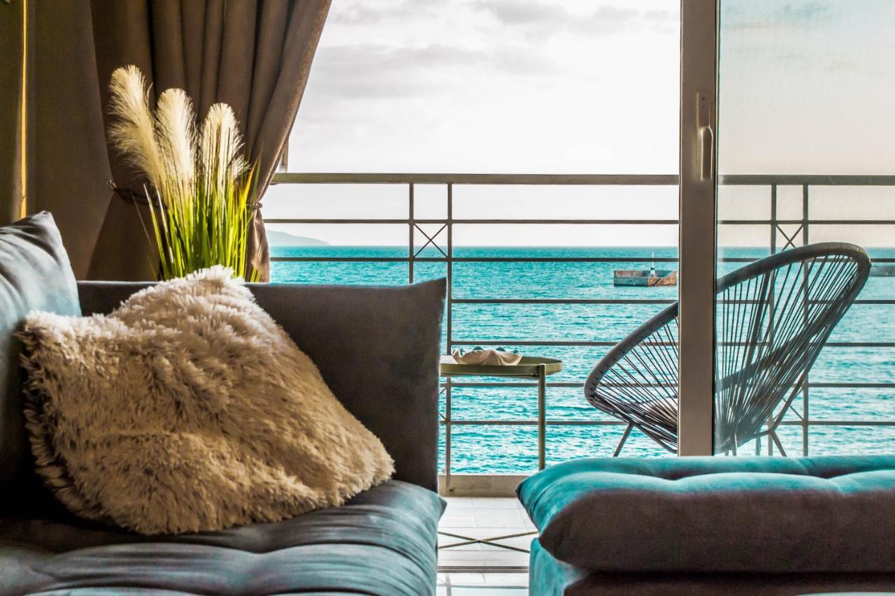 Seafront Kalamata Haven - Blue Luxury Suite Exterior photo